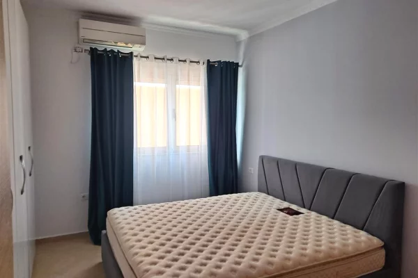 Shtepi ne shitje Apartament ne Tirane, 2+1, Mobilimi Bosh, pa mobiluar, Pagesa 270,000  Euro.