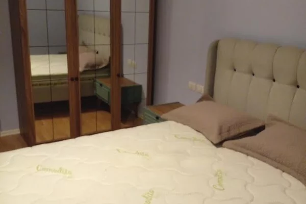 Shtepi me qera 2+1 ne Tirane - 730 Euro