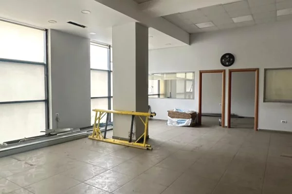 Jepet Ambient me qera tek Komuna e Parisit