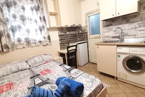 Shtepi me qera Garsoniere ne Tirane - 35,000 Leke