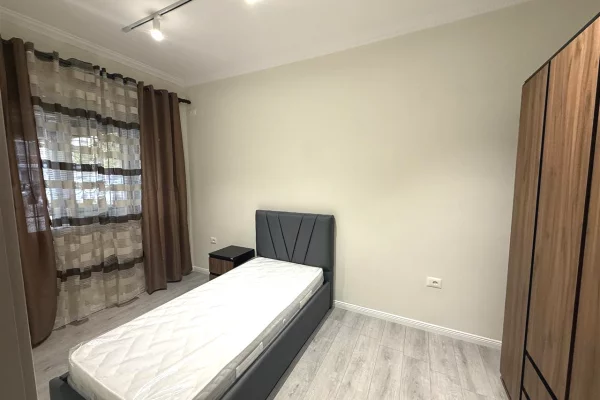 Shtepi me qera Apartament ne Tirane, 2+1, Mobilimi E mobiluar, Pagesa 850  Euro.