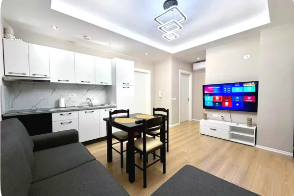 Shtepi me qera 2+1 ne Tirane - 800 Euro