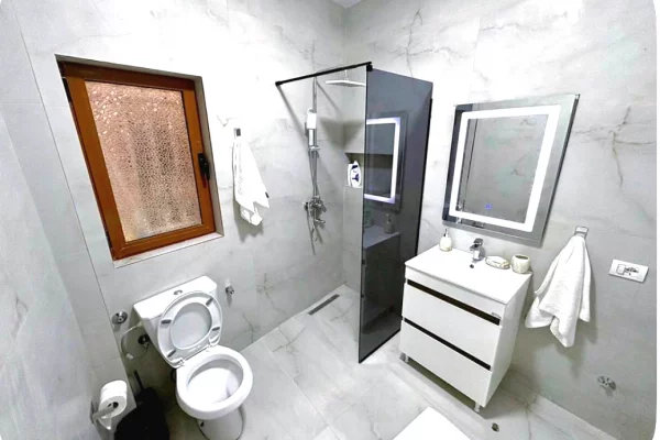 Shtepi me qera 2+1 ne Tirane - 800 Euro