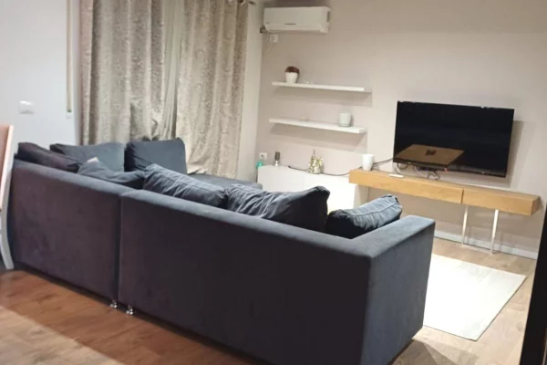 Shtepi me qera 2+1 ne Tirane - 600 Euro