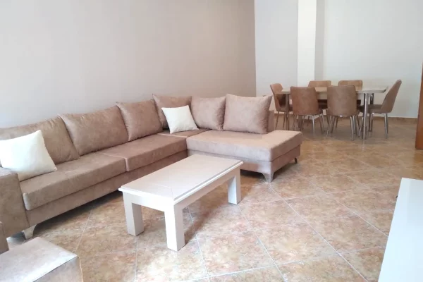 Shtepi me qera 2+1 ne Tirane - 550 Euro