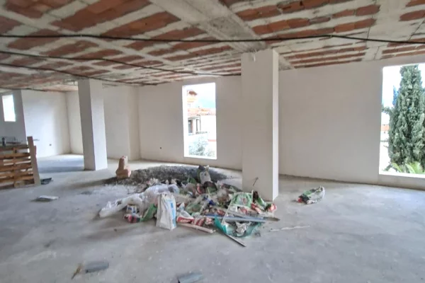 Ambient biznesi me qera 1+1 ne Tirane - 5,400 Euro