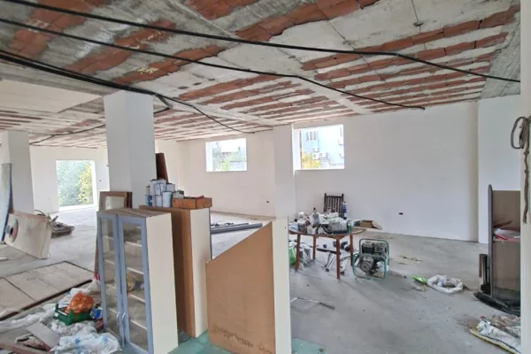 Ambient biznesi me qera 1+1 ne Tirane - 5,400 Euro
