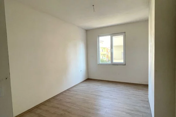 Shtepi me qera 2+1 ne Tirane - 30,000 Leke