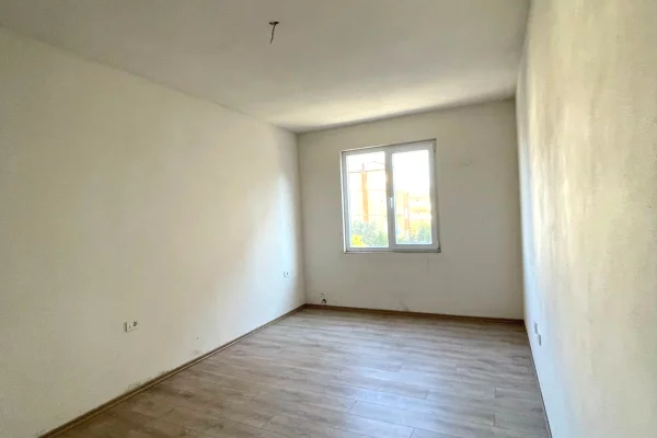 Shtepi me qera 2+1 ne Tirane - 30,000 Leke