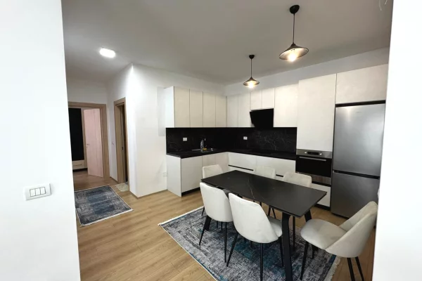 Shtepi me qera 2+1 ne Tirane - 75,000 Leke