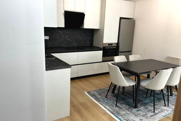 Shtepi me qera 2+1 ne Tirane - 75,000 Leke