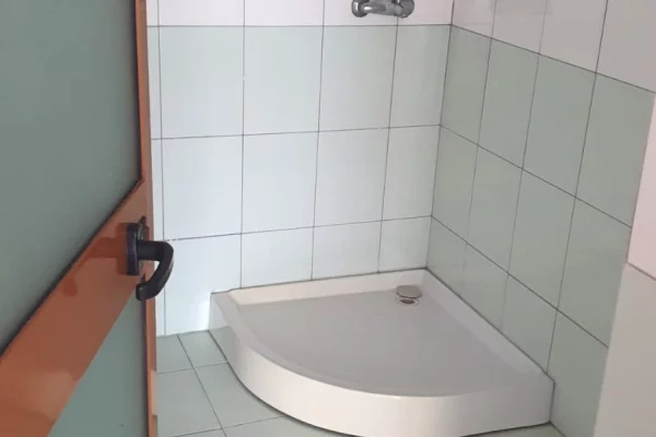 Shtepi me qera 2+1 ne Tirane - 35,000 Leke