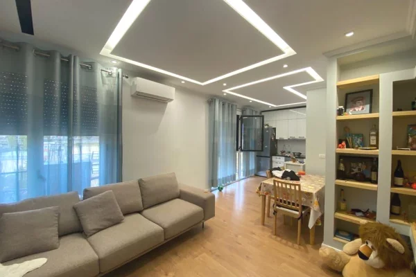 Shtepi me qera 1+1 ne Tirane - 60,000 Leke