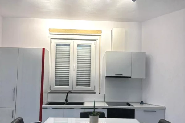 Shtepi me qera 1+1 ne Tirane - 600 Euro