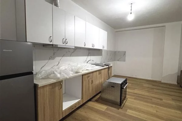 Shtepi me qera 1+1 ne Tirane - 50,000 Leke