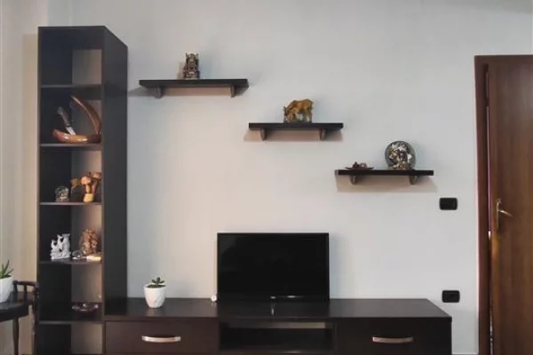 Shtepi me qera Apartament ne Tirane, 2+1, Mobilimi E mobiluar, Pagesa 45,000  Leke.