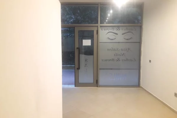 Ambient biznesi me qera 1+1 ne Tirane - 30,000 Leke