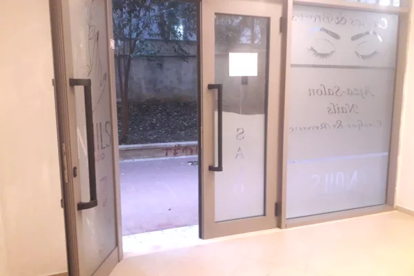 Ambient biznesi me qera 1+1 ne Tirane - 30,000 Leke