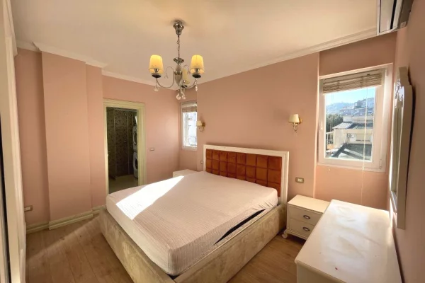 Shtepi me qera 3+1 ne Tirane - 1,000 Euro