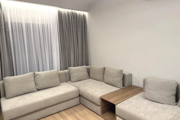 Shtepi me qera Apartament ne Tirane, 3+1, Mobilimi E mobiluar, Pagesa 1,300  Euro.