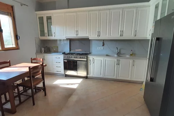 Casa in affitto 4+1 a Tirana - 2,000 Euro