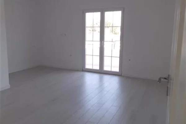 Casa in affitto 4+1 a Tirana - 2,000 Euro