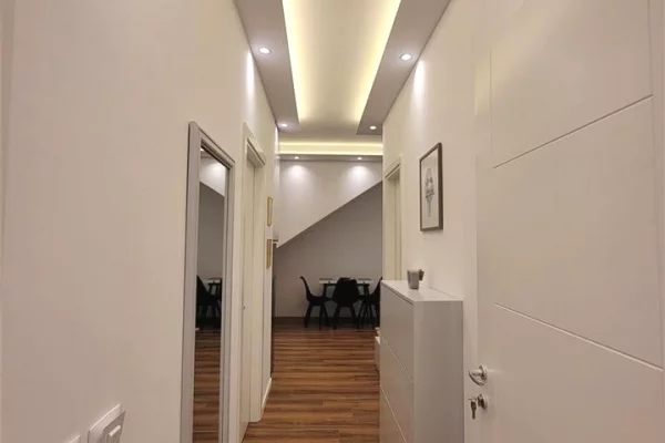 Shtepi me qera 1+1 ne Tirane - 620 Euro