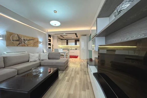 Casa in affitto 2+1 a Tirana - 1,000 Euro