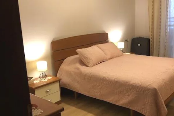 Shtepi me qera Apartament ne Tirane, 1+1, Mobilimi E mobiluar, Pagesa 37,000  Leke.