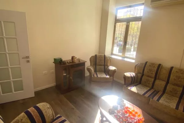 Business Property for Rent 1+1 in Tirana - 120,000 Leke