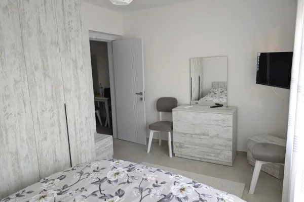 Shtepi me qera Apartament ne Tirane, 2+1, Mobilimi E mobiluar, Pagesa 65,000  Leke.