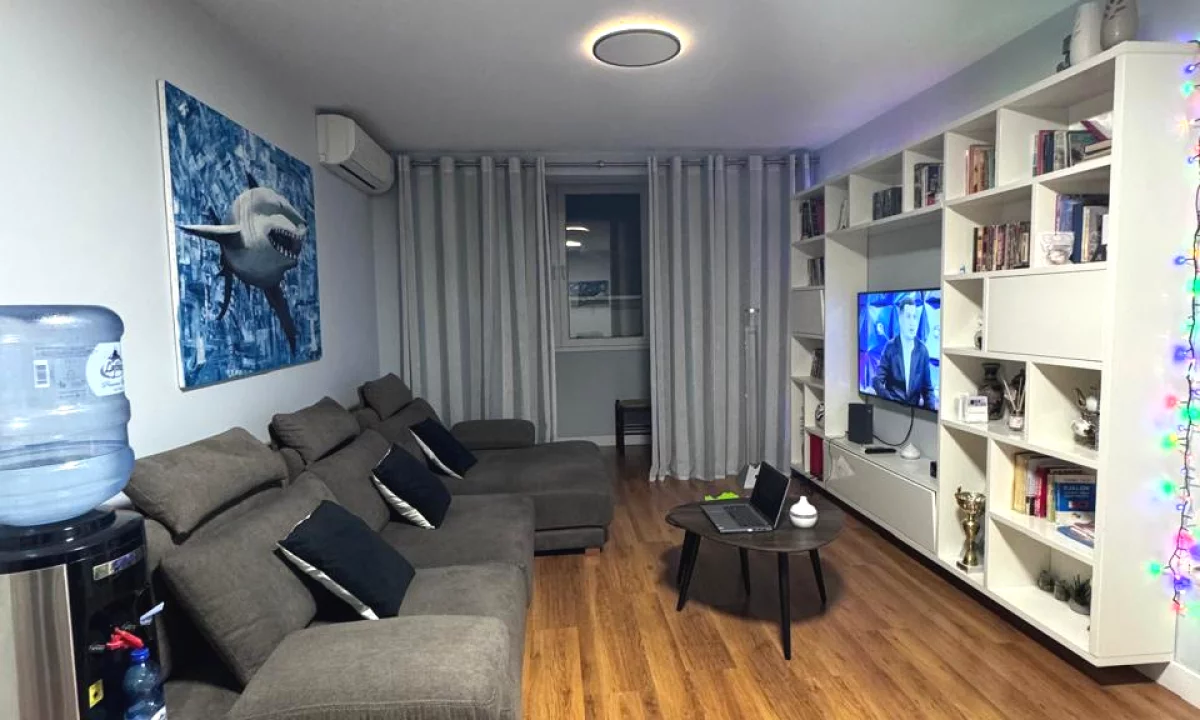 Shtepi me qera Apartament ne Tirane, 2+1, Mobilimi Bosh, pa mobiluar, Pagesa 900  Euro.