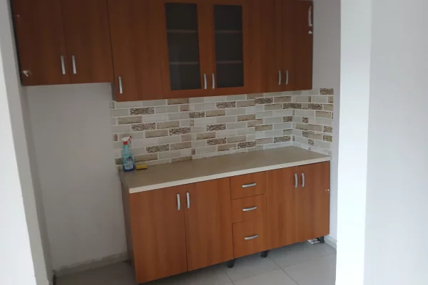 Shtepi me qera 1+1 ne Tirane - 25,000 Leke