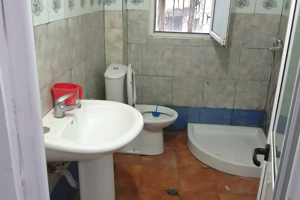 Shtepi me qera 1+1 ne Tirane - 25,000 Leke