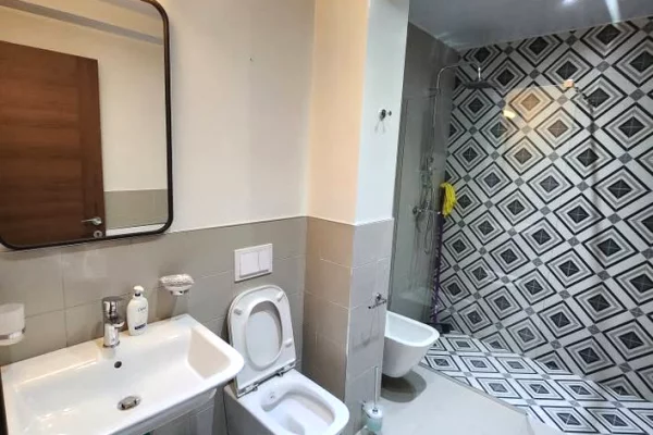 Ambient biznesi me qera 1+1 ne Tirane - 1,000 Euro