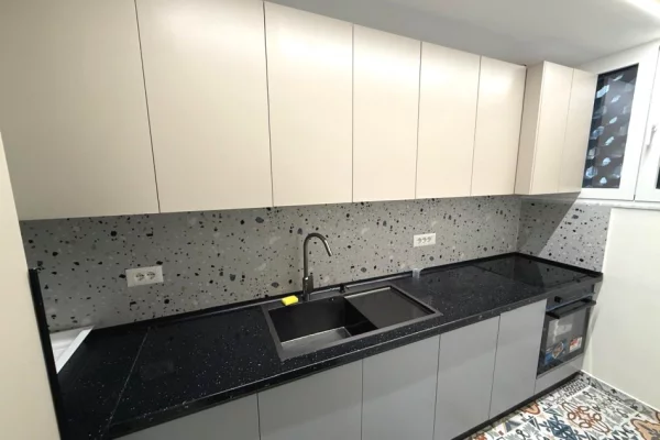 Shtepi me qera Apartament ne Tirane, 2+1, Mobilimi E mobiluar, Pagesa 85,000  Leke.