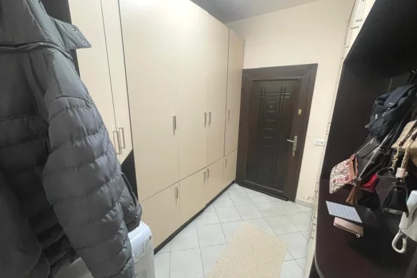 Shtepi me qera Apartament ne Tirane, 1+1, Mobilimi E mobiluar, Pagesa 30,000  Leke.