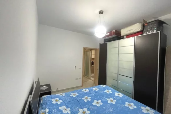 Shtepi me qera Apartament ne Tirane, 1+1, Mobilimi E mobiluar, Pagesa 30,000  Leke.
