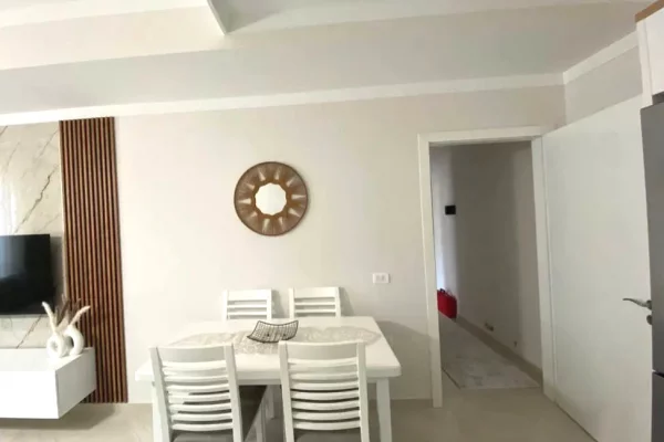 Shtepi me qera Apartament ne Tirane, 2+1, Mobilimi E mobiluar, Pagesa 50,000  Leke.