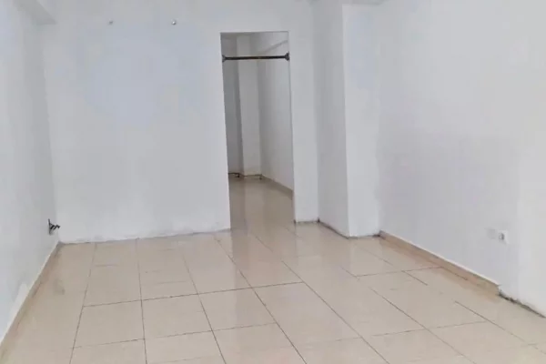 Ambient biznesi me qera 1+1 ne Tirane - 80,000 Leke