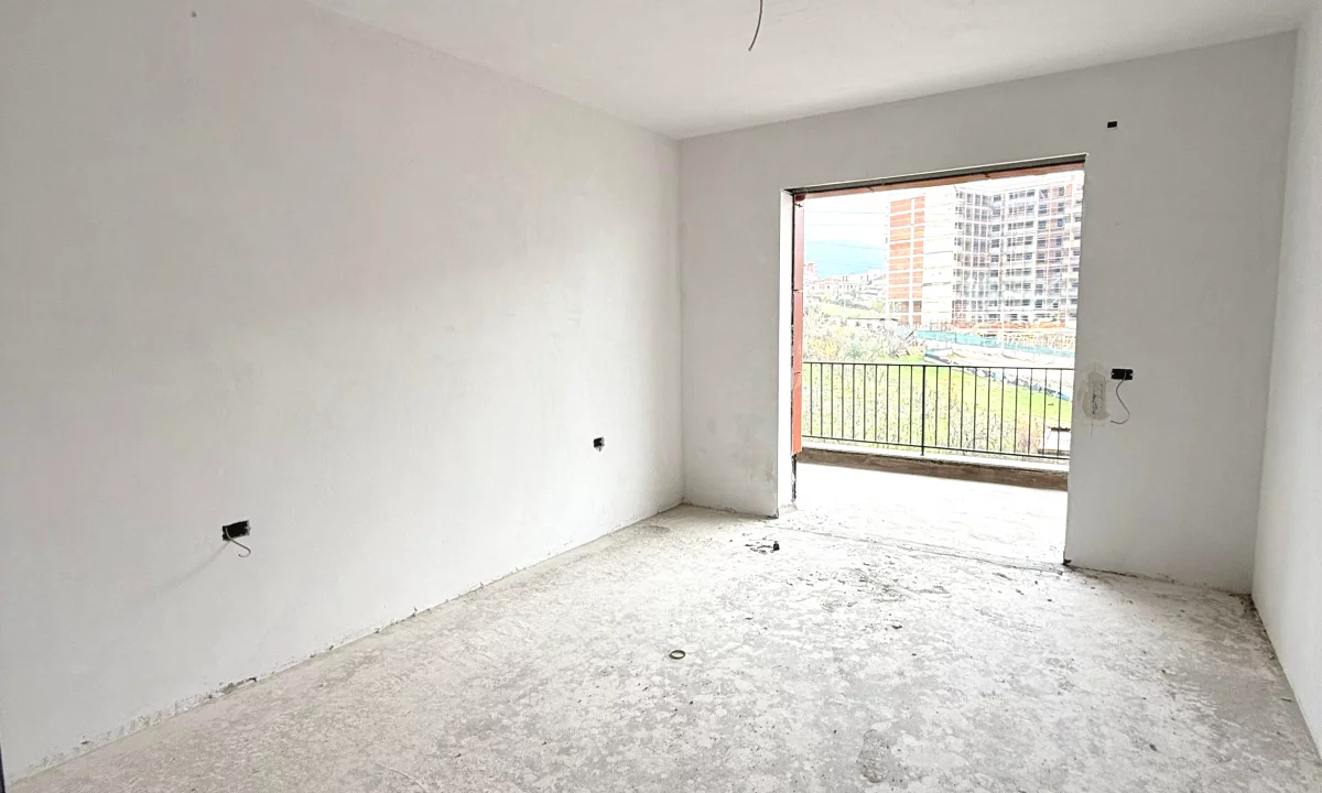 Shtepi ne shitje Apartament ne Tirane, 2+1, Mobilimi Bosh, pa mobiluar, Pagesa 126,587  Euro.