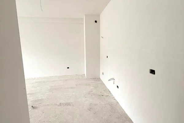 Shtepi ne shitje Apartament ne Tirane, 2+1, Mobilimi Bosh, pa mobiluar, Pagesa 126,587  Euro.