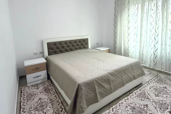 Shtepi me qera Apartament ne Tirane, 2+1, Mobilimi E mobiluar, Pagesa 60,000  Leke.