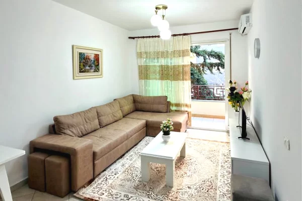 Shtepi me qera 2+1 ne Tirane - 60,000 Leke