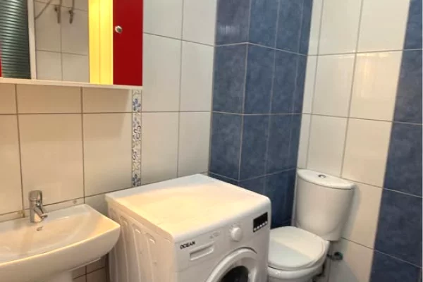 Shtepi me qera 2+1 ne Tirane - 60,000 Leke