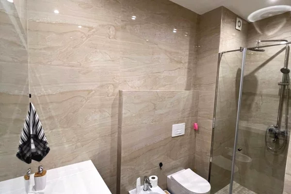 Shtepi me qera Apartament ne Tirane, 2+1, Mobilimi E mobiluar, Pagesa 800  Euro.