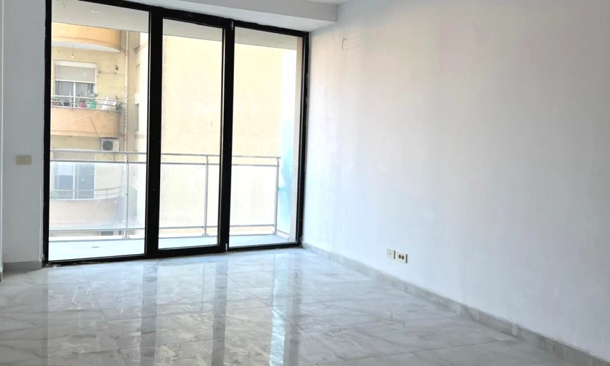 Shtepi me qera Apartament ne Tirane, 2+1, Mobilimi Bosh, pa mobiluar, Pagesa 1,200  Euro.