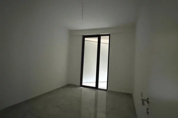 Shtepi me qera Apartament ne Tirane, 2+1, Mobilimi Bosh, pa mobiluar, Pagesa 1,200  Euro.