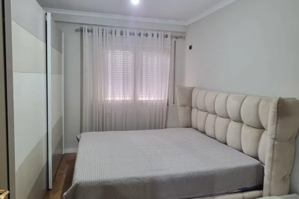 Shtepi me qera Apartament ne Tirane, 1+1, Mobilimi E mobiluar, Pagesa 38,000  Leke.