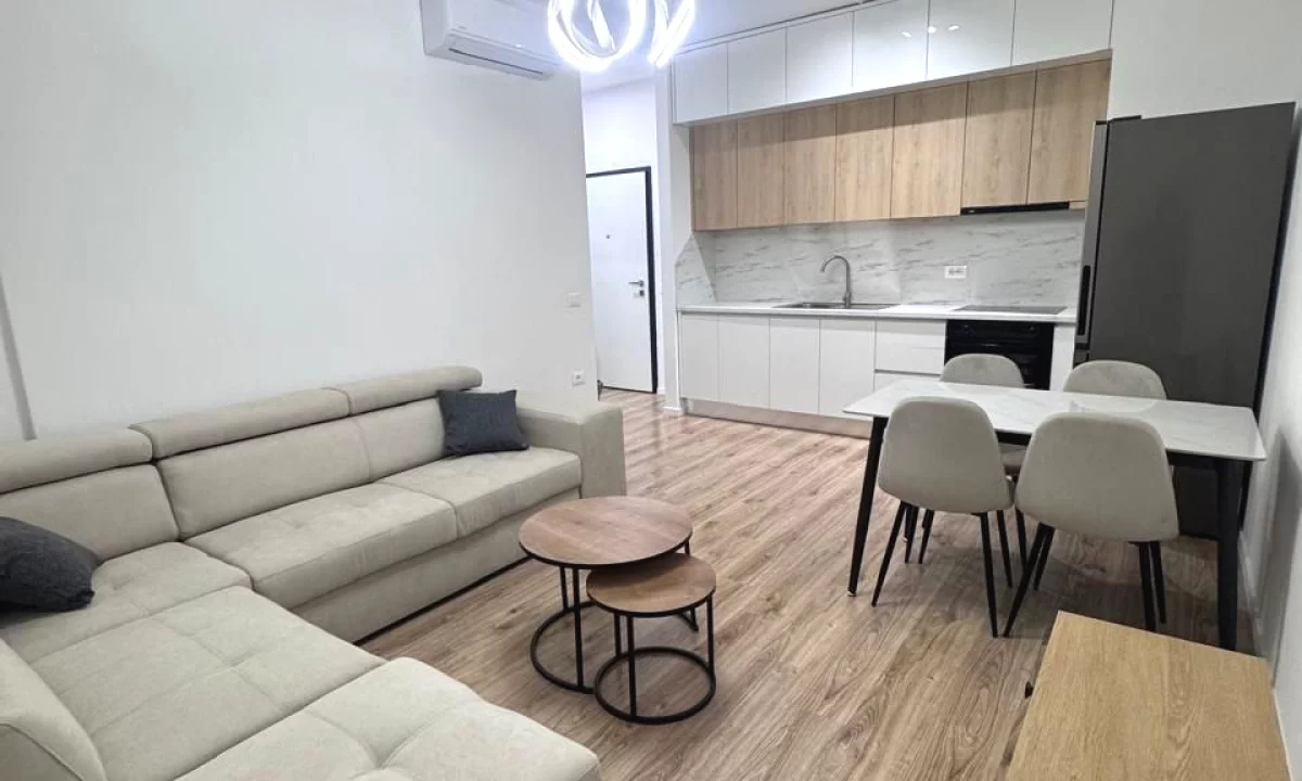 Shtepi me qera Apartament ne Tirane, 1+1, Mobilimi E mobiluar, Pagesa 55,000  Leke.